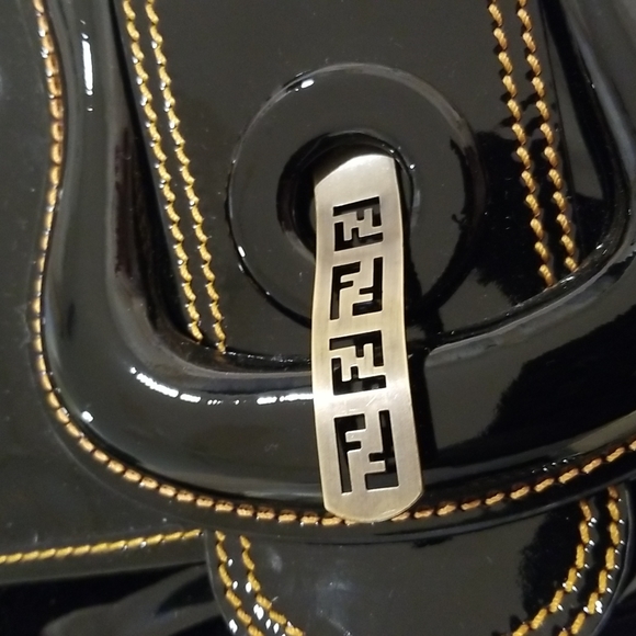 FENDI VINTAGE HANDBAG - Picture 3 of 8